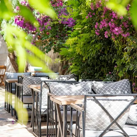 Wind Alasata Hostal Çeşme