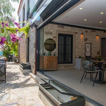 Hostal Wind Alasata *
