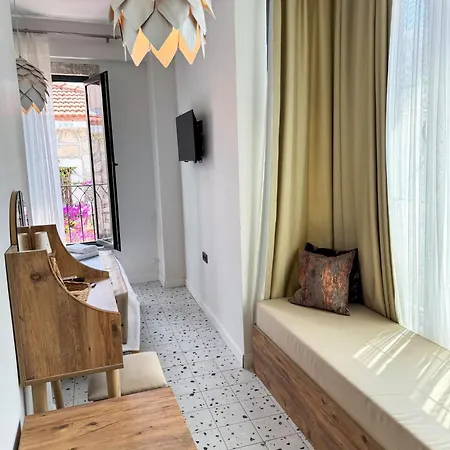 Hostal Wind Alasata *