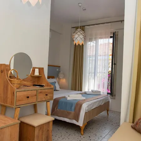 Wind Alasata Hostal Çeşme